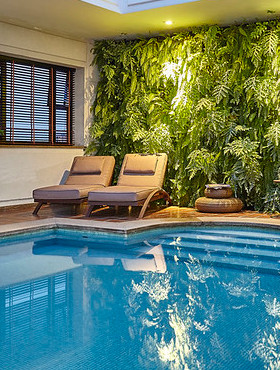 इनडोर पूल वाले होटल